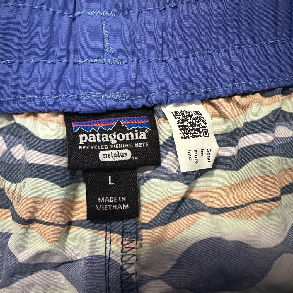 Girls' Costa Rica Baggies™ Shorts
Patagonia 
COHB | Style No. 67088
Size large - Picture 6 of 8
